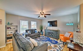 Corpus Christi Condo With Pool Access, Walk To Beach